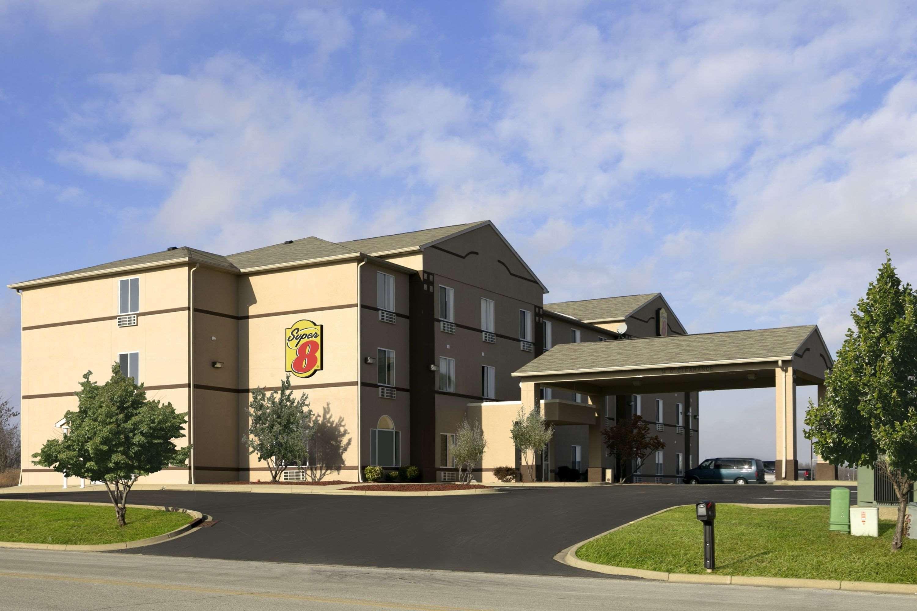 Super 8 By Wyndham Corydon Otel Dış mekan fotoğraf
