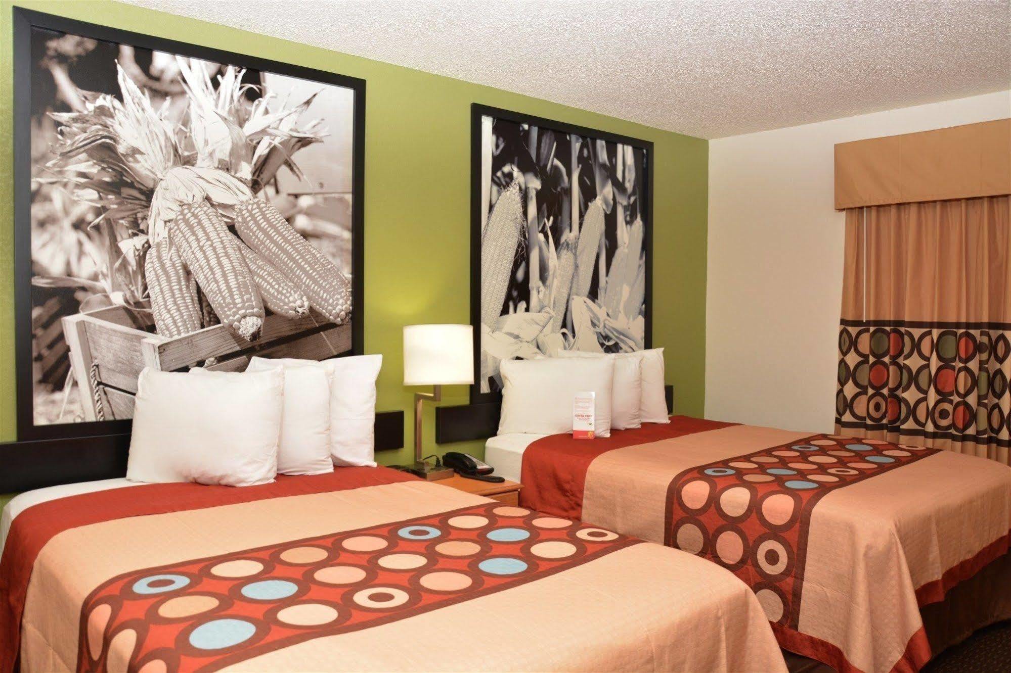 Super 8 By Wyndham Corydon Otel Dış mekan fotoğraf